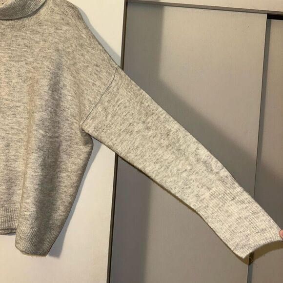 Vince Camuto Women’s Small Cozy Turtleneck Sweater Light Gray Super Soft NWT - Picture 4 of 12